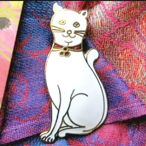 Vintage cat pin white kitty brooch enamel gold tone kitten pin